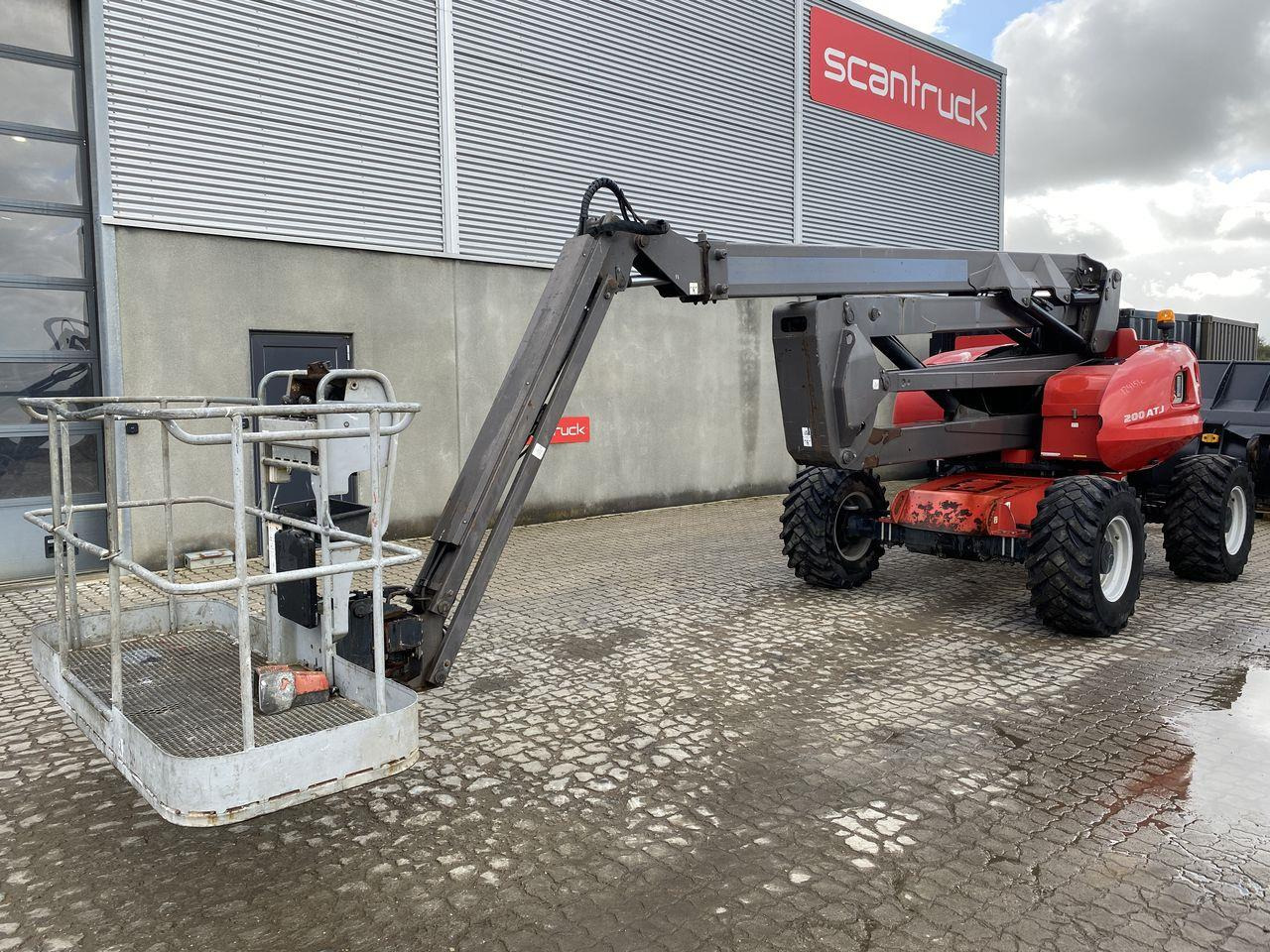 Manitou 200ATJ RC - Krah me çernjerë: foto 1 Manitou 200ATJ RC - Krah me çernjerë: foto 1