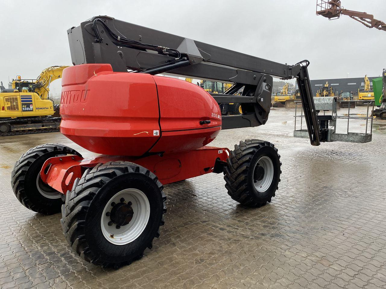 Manitou 200ATJ RC - Krah me çernjerë: foto 4 Manitou 200ATJ RC - Krah me çernjerë: foto 4