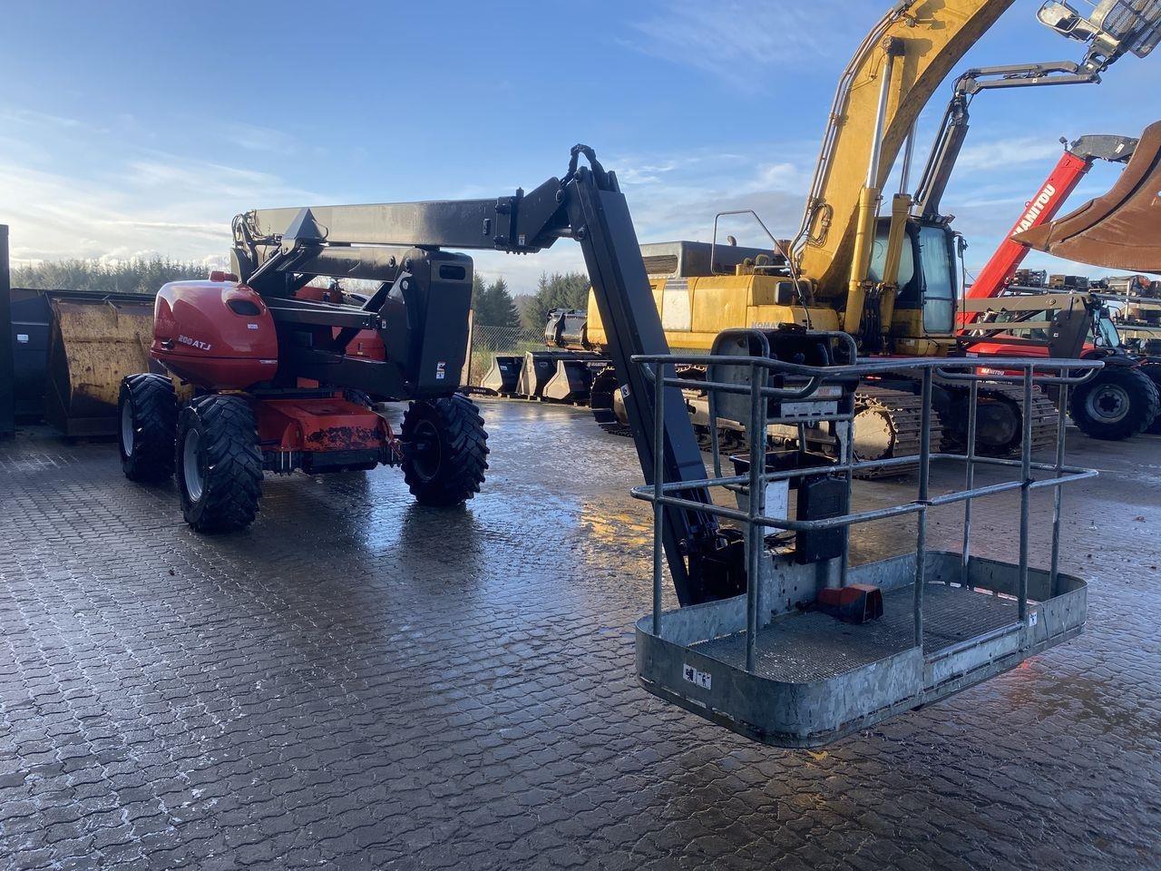 Manitou 200ATJ RC - Krah me çernjerë: foto 5 Manitou 200ATJ RC - Krah me çernjerë: foto 5