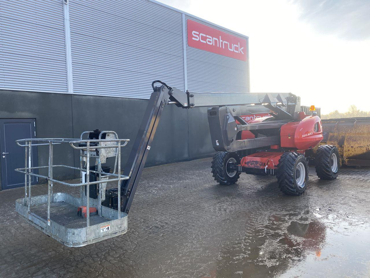 Manitou 200ATJ RC - Krah me çernjerë: foto 1 Manitou 200ATJ RC - Krah me çernjerë: foto 1