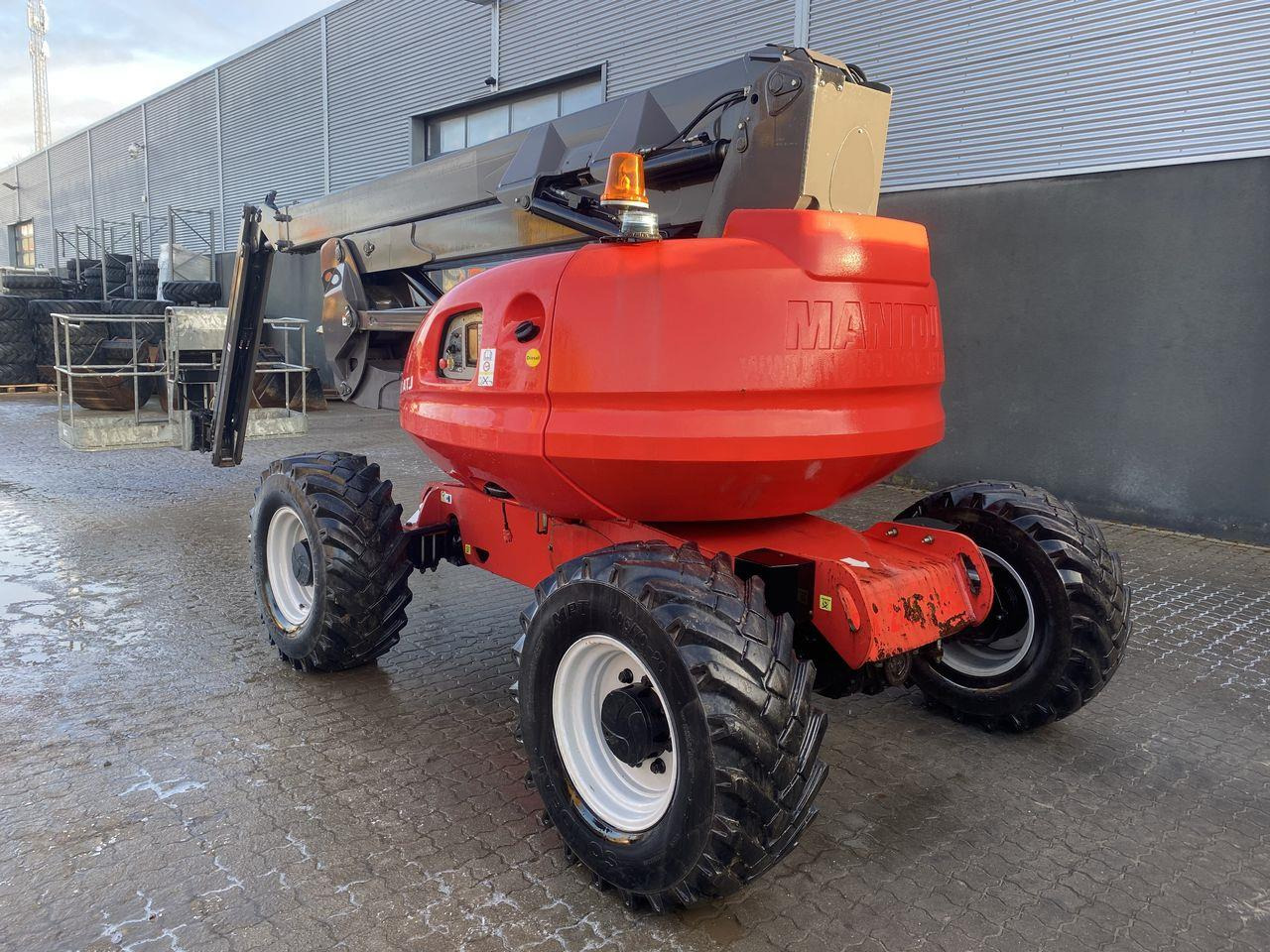 Manitou 200ATJ RC - Krah me çernjerë: foto 2 Manitou 200ATJ RC - Krah me çernjerë: foto 2