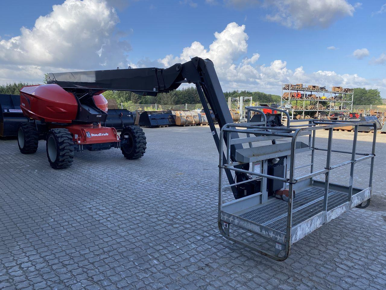 Manitou 220TJ+ - Krah teleskopik: foto 5 Manitou 220TJ+ - Krah teleskopik: foto 5