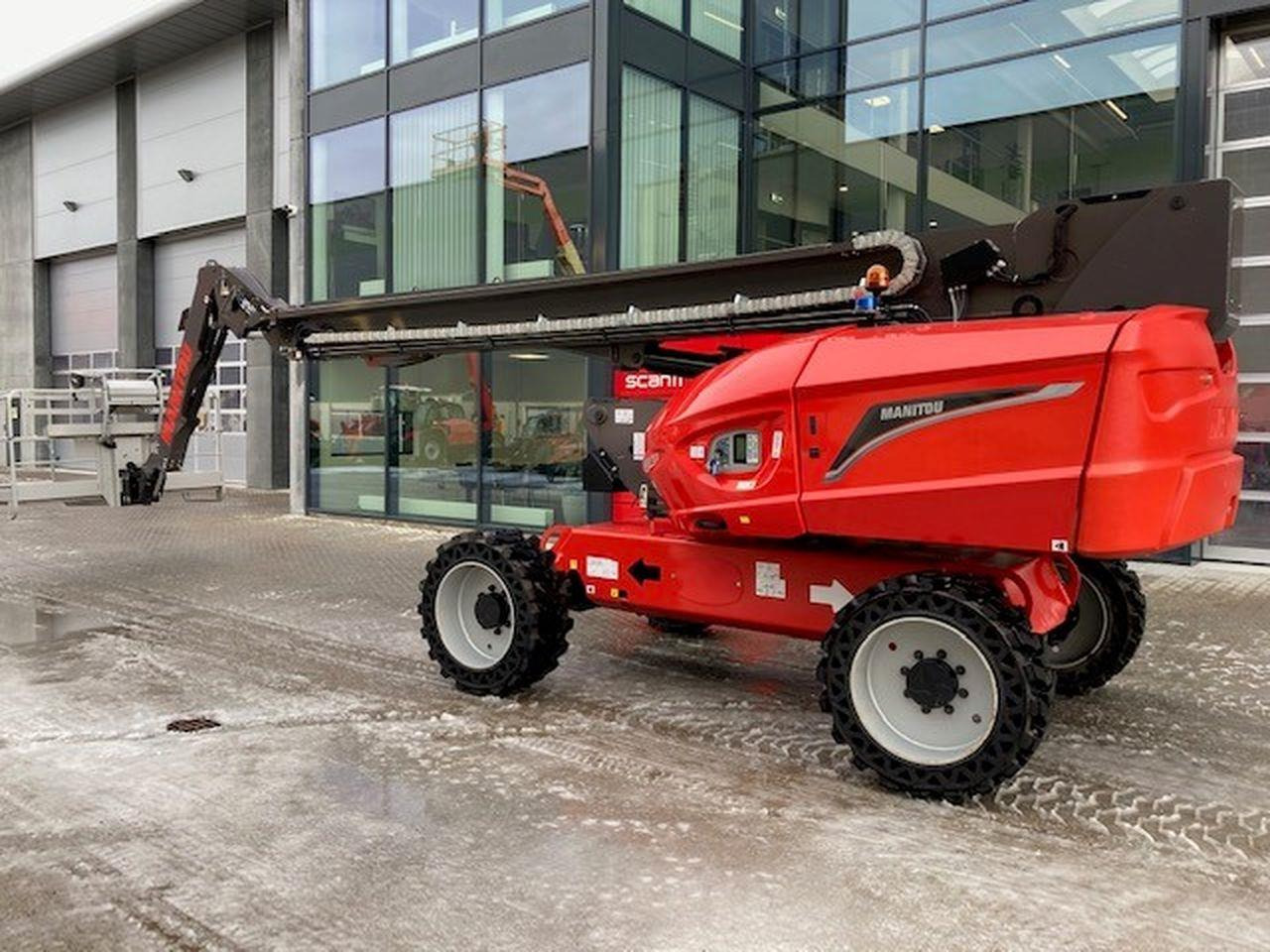 Manitou 280TJ - Krah me çernjerë: foto 2 Manitou 280TJ - Krah me çernjerë: foto 2