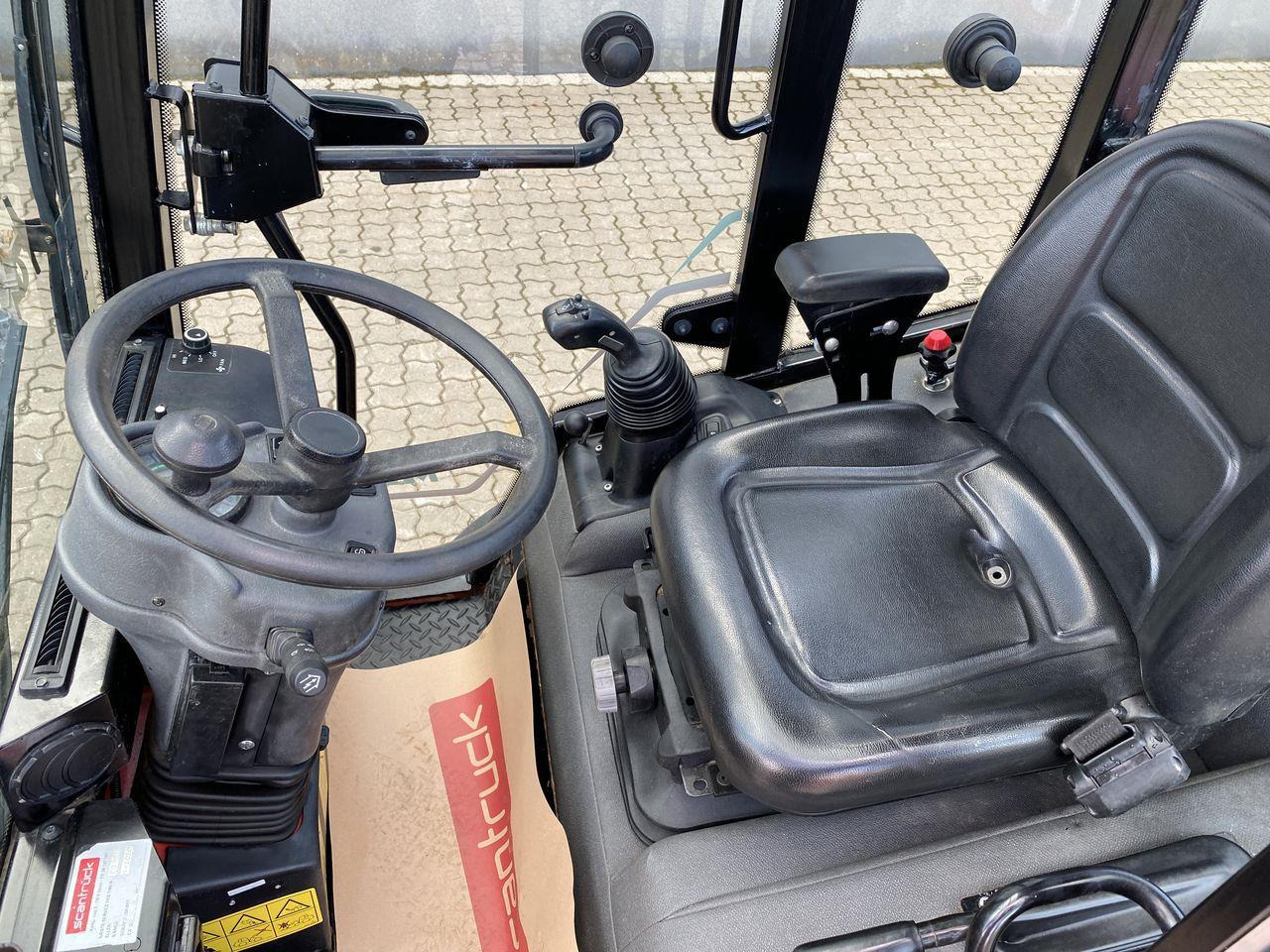 Manitou MLA 5-50H-Z CAB - Ngarkues i artikuluar: foto 3 Manitou MLA 5-50H-Z CAB - Ngarkues i artikuluar: foto 3