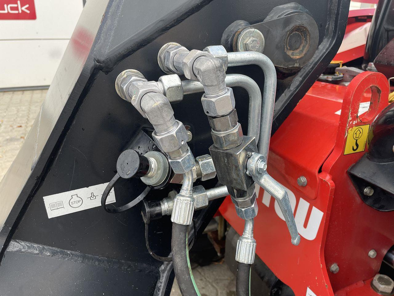 Ekskavator teleskopik Manitou MT420H Comfort: foto 10