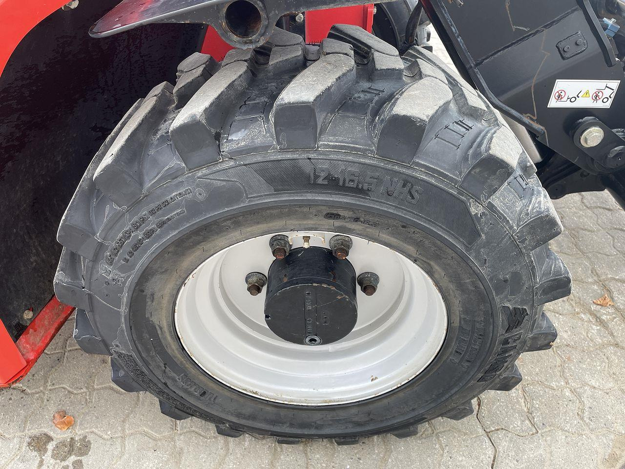 Ekskavator teleskopik Manitou MT420H Comfort: foto 6