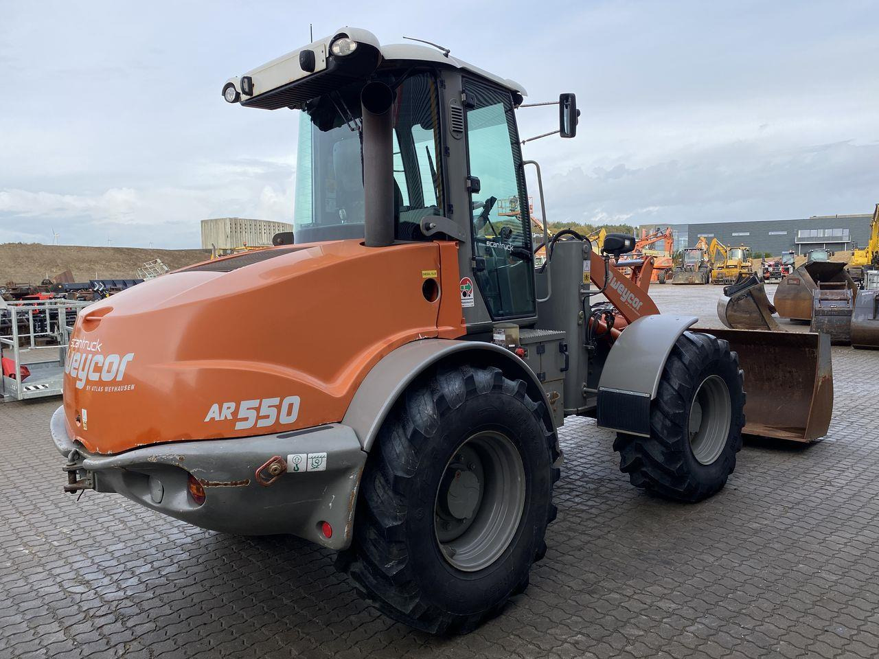 Weycor AR550 HS - Ngarkues i artikuluar: foto 4 Weycor AR550 HS - Ngarkues i artikuluar: foto 4