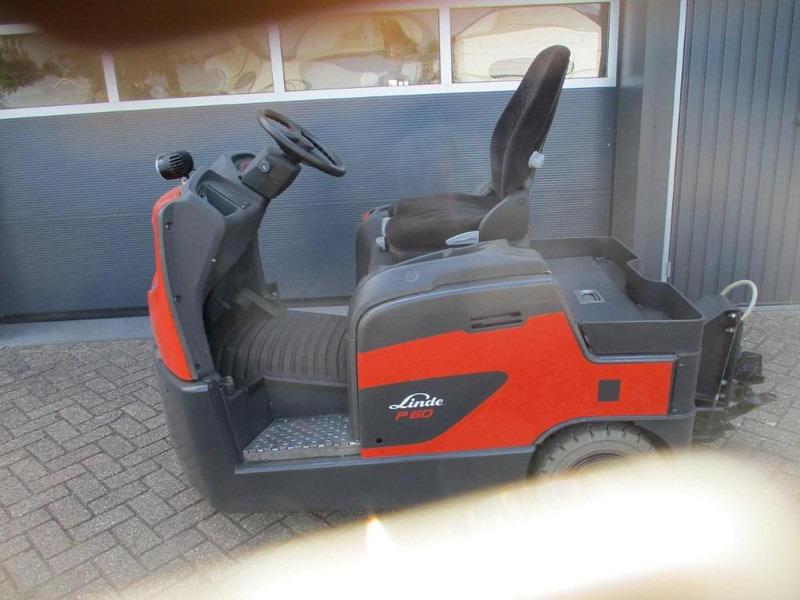 Linde P 60 - Traktor rimorkimi: foto 2 Linde P 60 - Traktor rimorkimi: foto 2