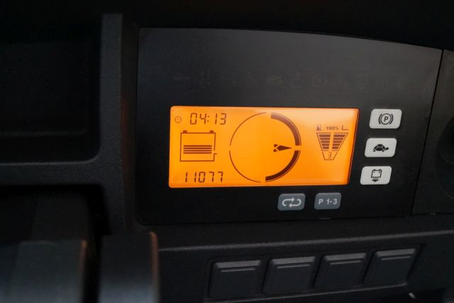 Jungheinrich ETV320 - Pirun ritërheqës: foto 4 Jungheinrich ETV320 - Pirun ritërheqës: foto 4