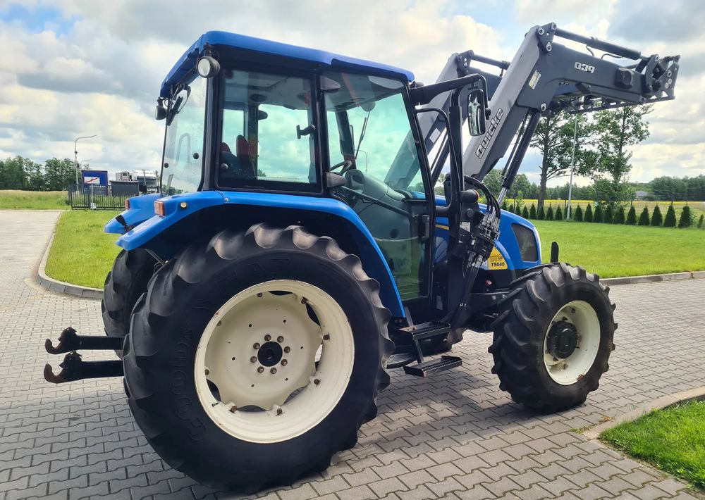 New Holland T5040 - Traktor: foto 4 New Holland T5040 - Traktor: foto 4