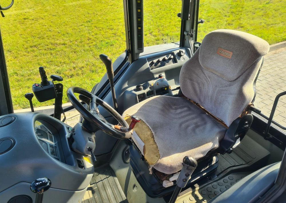 Valtra A95 - Traktor: foto 5 Valtra A95 - Traktor: foto 5