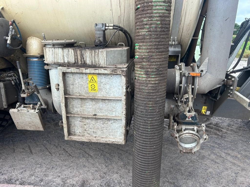 Kaweco Double Twin Shift 16 m3 - Cisternë pleh i lëngshëm: foto 5 Kaweco Double Twin Shift 16 m3 - Cisternë pleh i lëngshëm: foto 5