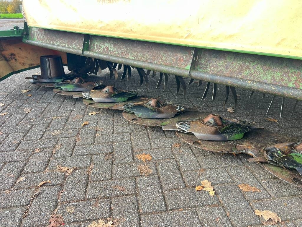 Krone Easy Cut R 320CV - Korrëse bari: foto 5 Krone Easy Cut R 320CV - Korrëse bari: foto 5