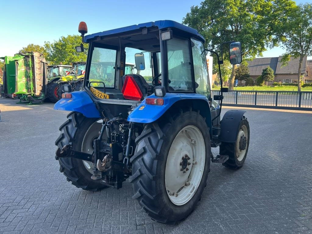 New Holland TL 90 - Traktor: foto 5 New Holland TL 90 - Traktor: foto 5