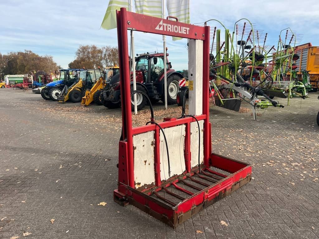 Trioliet TU 170 kuilvoersnijder - Pajisje blegtorale: foto 4 Trioliet TU 170 kuilvoersnijder - Pajisje blegtorale: foto 4