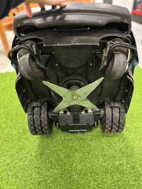 WIPER KXLS ROBOTMAAIER - Korrëse bari i kopshtit: foto 4 WIPER KXLS ROBOTMAAIER - Korrëse bari i kopshtit: foto 4
