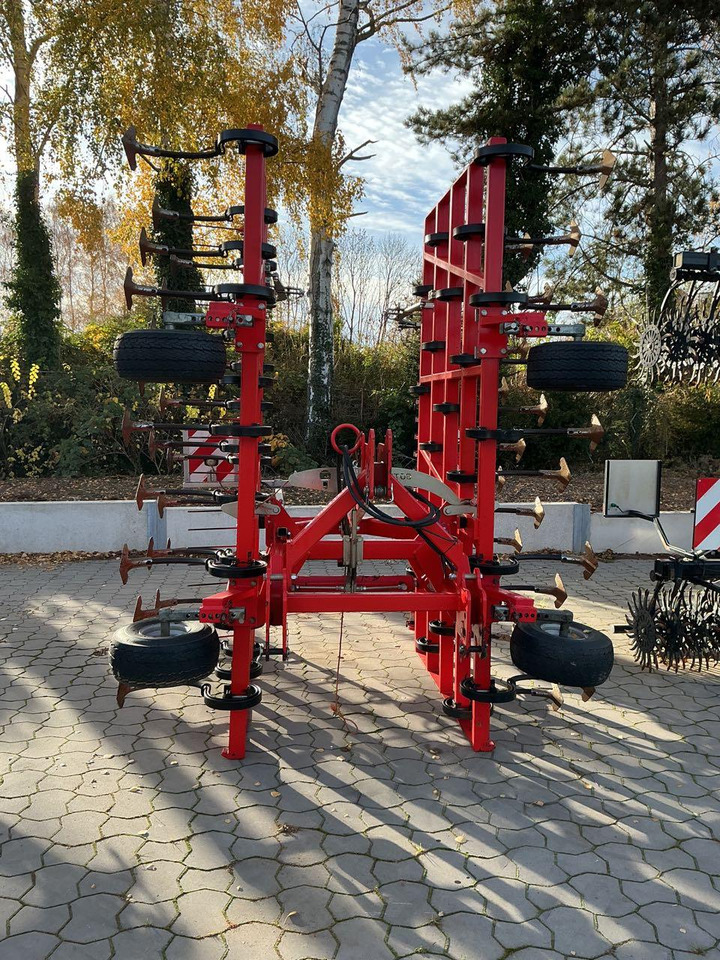 Güttler Supermax - Mbjellëse e kombinuar në radhë: foto 1 Güttler Supermax - Mbjellëse e kombinuar në radhë: foto 1