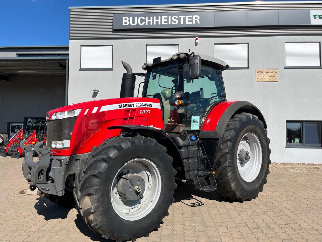 Massey Ferguson 8727 Dyna VT - Traktor: foto 1 Massey Ferguson 8727 Dyna VT - Traktor: foto 1