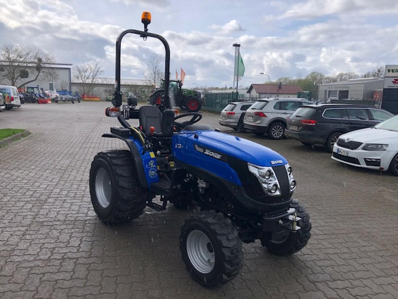 Solis 26 6+2 Seitenschalter - Traktor: foto 3 Solis 26 6+2 Seitenschalter - Traktor: foto 3