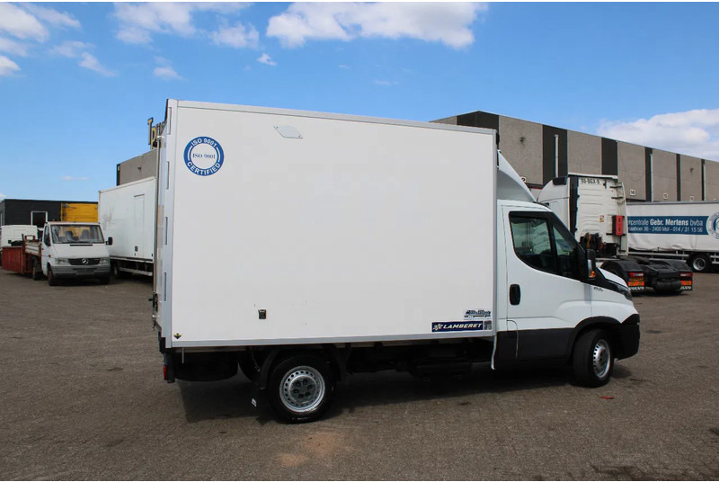 Iveco Daily 35S18 + carrier + electric + 3P - Furgon frigorifer: foto 3 Iveco Daily 35S18 + carrier + electric + 3P - Furgon frigorifer: foto 3