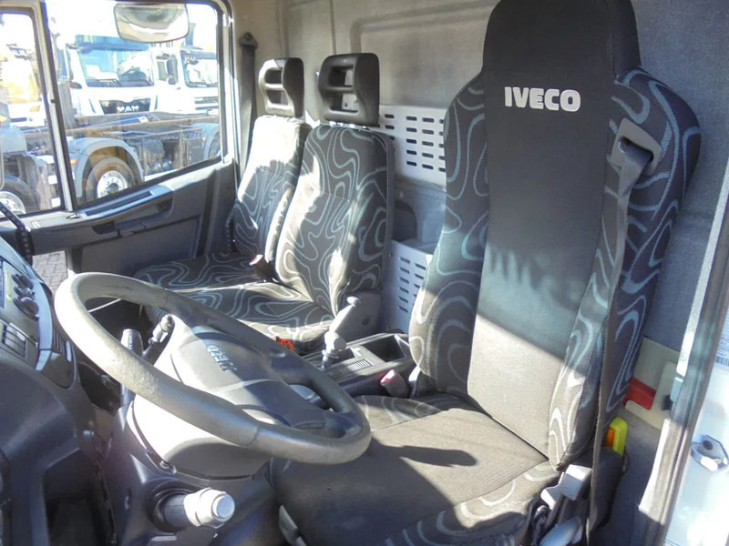 Iveco EuroCargo 120E25 + Euro 5 + Palfiinger Lift + Manual - Kamion vagonetë: foto 4 Iveco EuroCargo 120E25 + Euro 5 + Palfiinger Lift + Manual - Kamion vagonetë: foto 4
