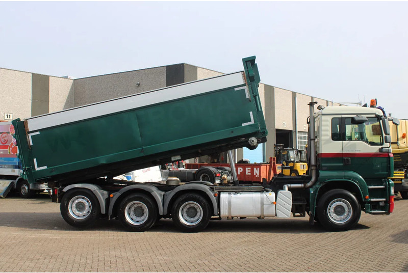 MAN TGA 35.400 8X4 + MANUAL! + NCH kipper/ bitum sprayer - Kamion me sistem kabllor: foto 4 MAN TGA 35.400 8X4 + MANUAL! + NCH kipper/ bitum sprayer - Kamion me sistem kabllor: foto 4