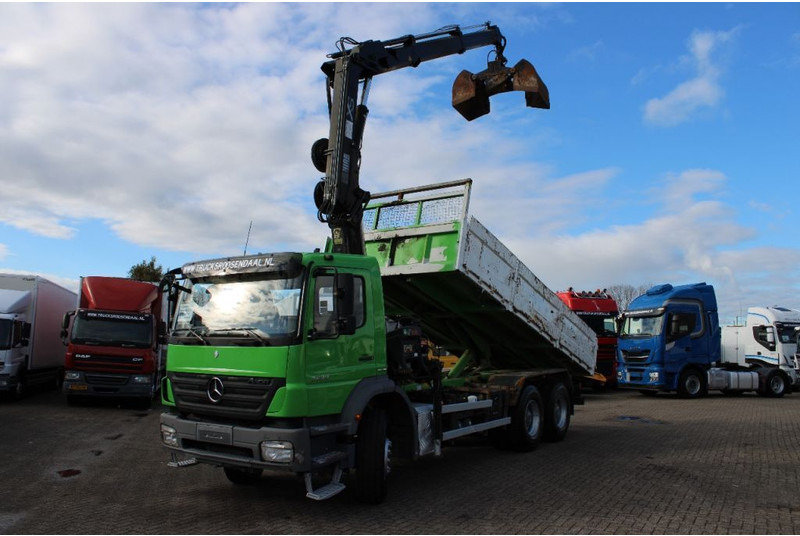 Mercedes-Benz Axor 2633 + TIPPER + HIAB 144 + REMOTE + MANUAL + 6x4 - Kamion vetëshkarkues, Kamion me vinç: foto 2 Mercedes-Benz Axor 2633 + TIPPER + HIAB 144 + REMOTE + MANUAL + 6x4 - Kamion vetëshkarkues, Kamion me vinç: foto 2