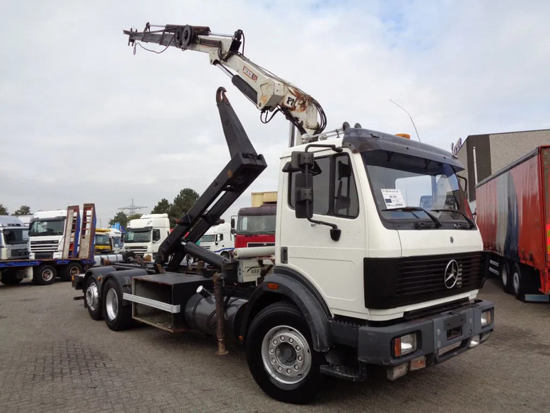 Mercedes-Benz SK 2433 + Semi-Auto + PTO + Serie 14 Crane + 3 pedals - Kamion me vinç: foto 3 Mercedes-Benz SK 2433 + Semi-Auto + PTO + Serie 14 Crane + 3 pedals - Kamion me vinç: foto 3