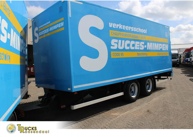 Pacton 2X AXLE + NICE TRAILER - Rimorkio me vagonetë të mbyllur: foto 1 Pacton 2X AXLE + NICE TRAILER - Rimorkio me vagonetë të mbyllur: foto 1