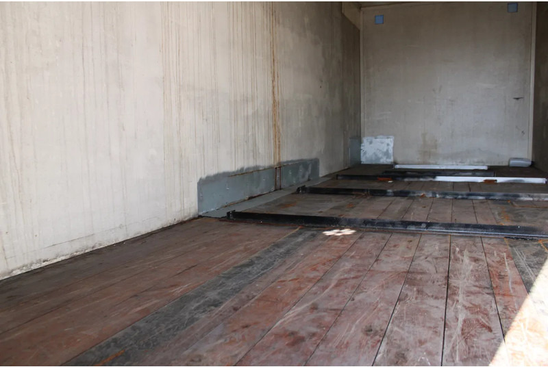 Pacton 2X AXLE + NICE TRAILER - Rimorkio me vagonetë të mbyllur: foto 4 Pacton 2X AXLE + NICE TRAILER - Rimorkio me vagonetë të mbyllur: foto 4