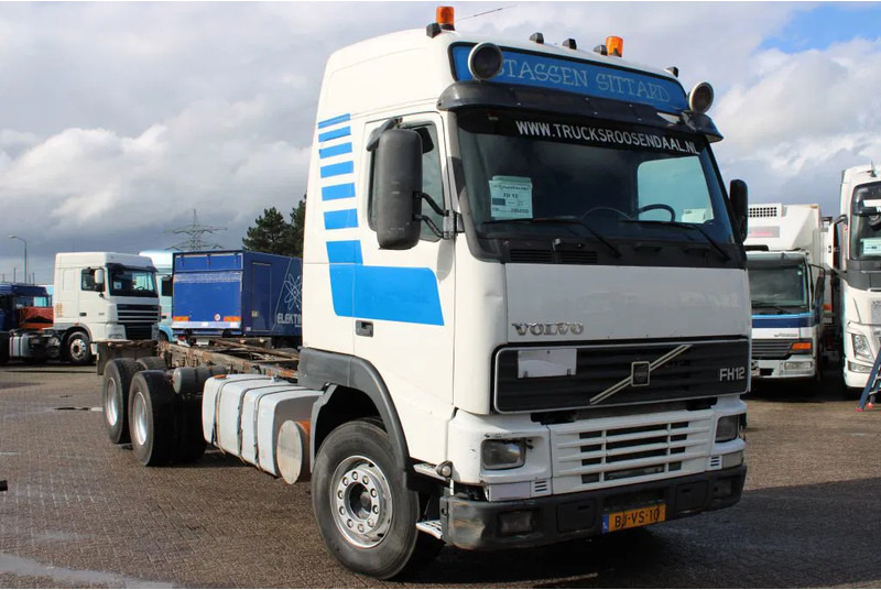 Volvo FH 12.420 + Euro 2 + 6x2 + Manual - Kamion kabinë-shasi: foto 3 Volvo FH 12.420 + Euro 2 + 6x2 + Manual - Kamion kabinë-shasi: foto 3