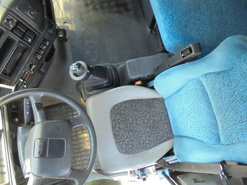 Volvo FH 12.420 + Euro 2 + 6x2 + Manual - Kamion kabinë-shasi: foto 5 Volvo FH 12.420 + Euro 2 + 6x2 + Manual - Kamion kabinë-shasi: foto 5