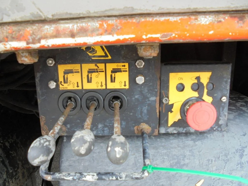 Kamion me karroceri të hapur Volvo FL 220 + Manual + HMF 150 crane: foto 19