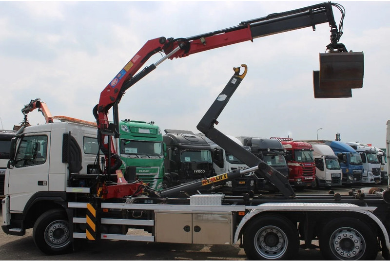 Volvo FM 330 + HMF 1035 + HOOKSYTEM HYVA + EURO 5 + 6X2 - Kamion me sistem kabllor, Kamion me vinç: foto 4 Volvo FM 330 + HMF 1035 + HOOKSYTEM HYVA + EURO 5 + 6X2 - Kamion me sistem kabllor, Kamion me vinç: foto 4