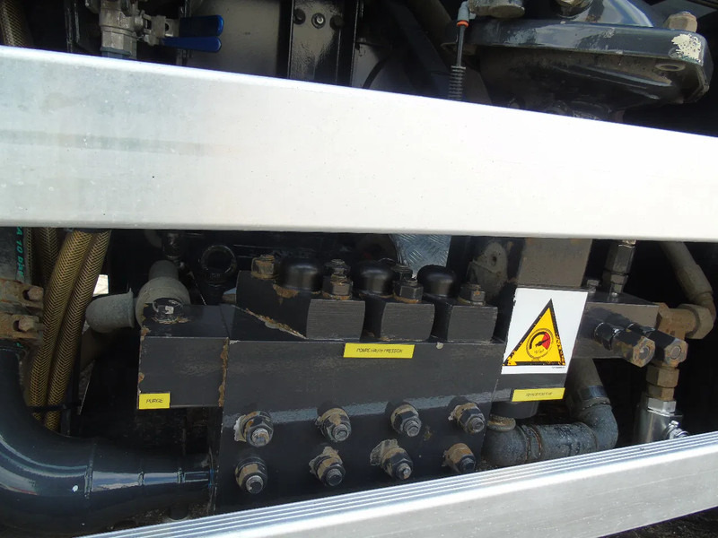 Kamion me vakuum Volvo FM 420 + STOKOTA ECOTA 10.500LITER + 8X2 + WEB: foto 20 Kamion me vakuum Volvo FM 420 + STOKOTA ECOTA 10.500LITER + 8X2 + WEB: foto 20