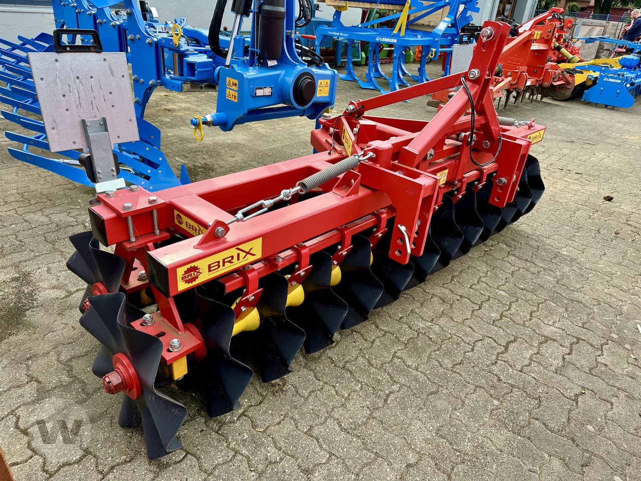Brix Twin 300/6 - Rul bujqësor: foto 1 Brix Twin 300/6 - Rul bujqësor: foto 1