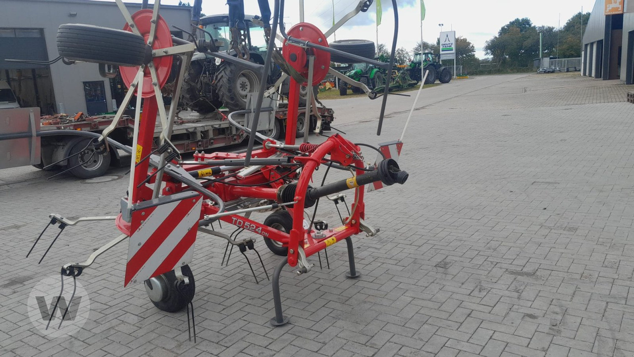 Massey Ferguson TD 524 DN - Barkthyese/ Shkundës bari: foto 1 Massey Ferguson TD 524 DN - Barkthyese/ Shkundës bari: foto 1