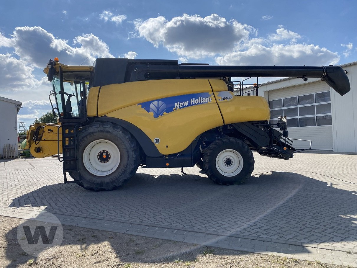 New Holland CR 9090 - Autokombajnë: foto 1 New Holland CR 9090 - Autokombajnë: foto 1