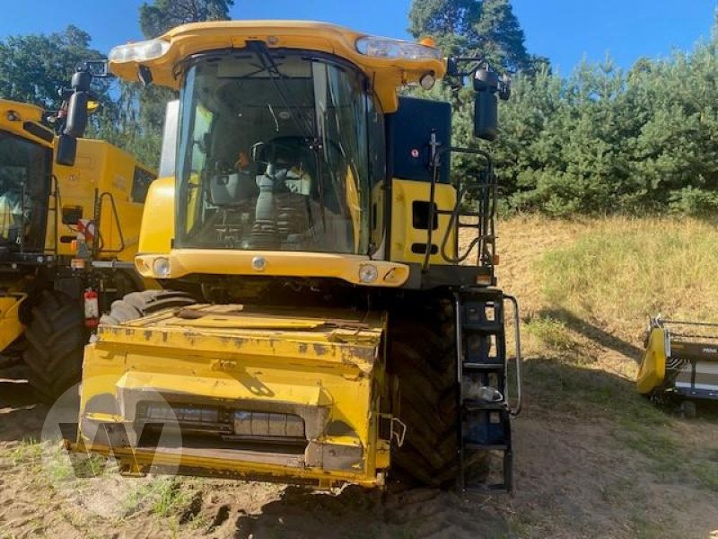 New Holland CR 980 - Autokombajnë: foto 2 New Holland CR 980 - Autokombajnë: foto 2