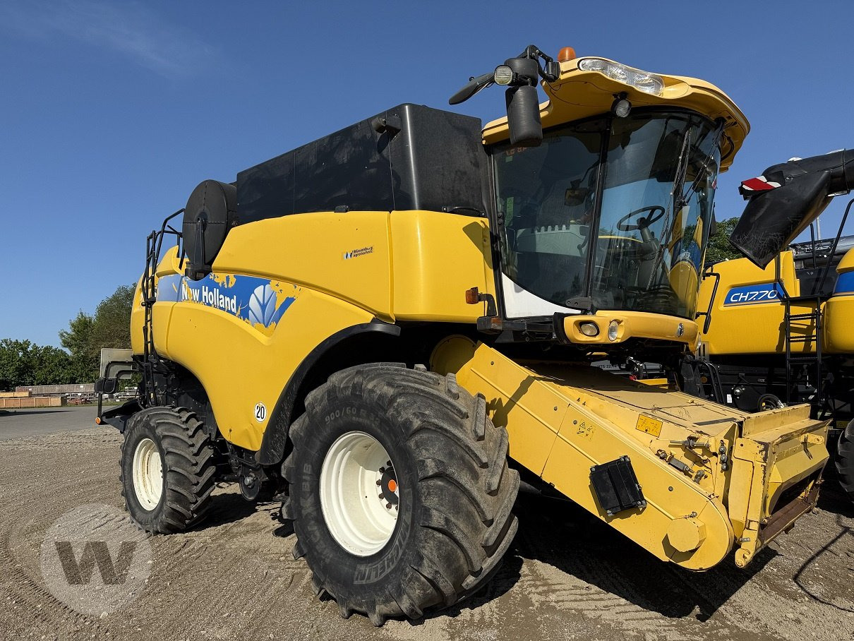 New Holland CX 8090 - Autokombajnë: foto 1 New Holland CX 8090 - Autokombajnë: foto 1