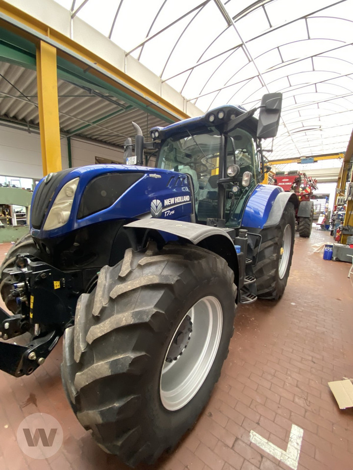 New Holland T 7.245 - Traktor: foto 1 New Holland T 7.245 - Traktor: foto 1