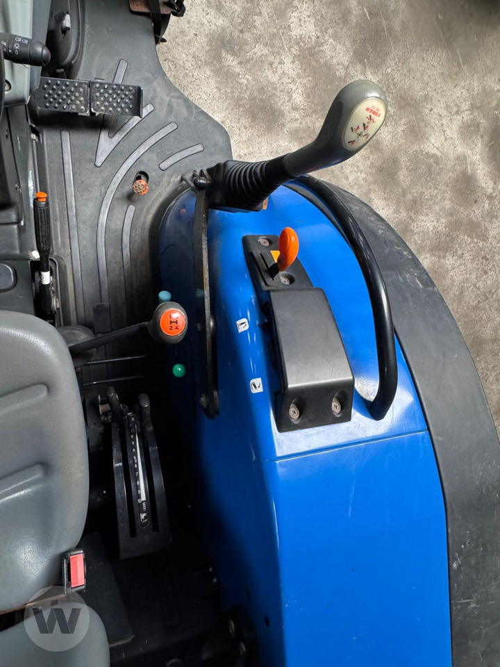 New Holland TD 3,50 - Traktor: foto 2 New Holland TD 3,50 - Traktor: foto 2