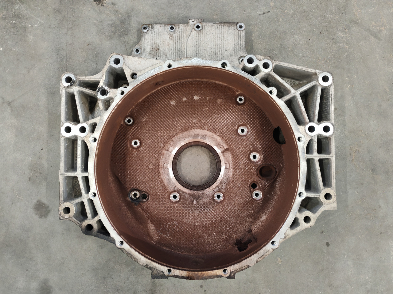 MAN TGS TGX EURO6 / D2676LF / FLYWHEEL HOUSING / 51014013297 - Volanti: foto 2 MAN TGS TGX EURO6 / D2676LF / FLYWHEEL HOUSING / 51014013297 - Volanti: foto 2