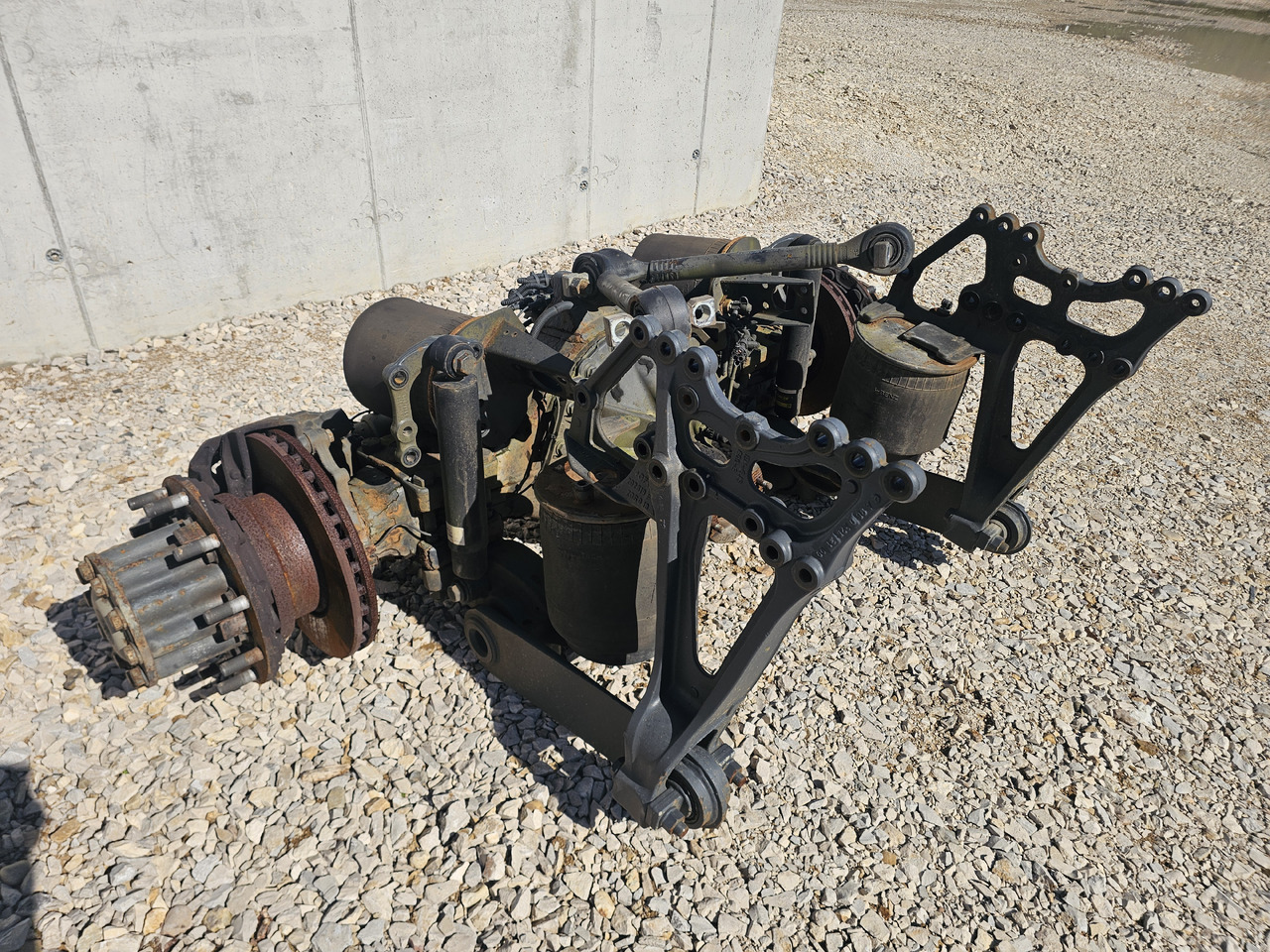 MERCEDES-BENZ ACTROS MP4 / COMPLETE REAR AXLE / R440 /RATIO: 2.733 - Aksi i pasmë: foto 4 MERCEDES-BENZ ACTROS MP4 / COMPLETE REAR AXLE / R440 /RATIO: 2.733 - Aksi i pasmë: foto 4