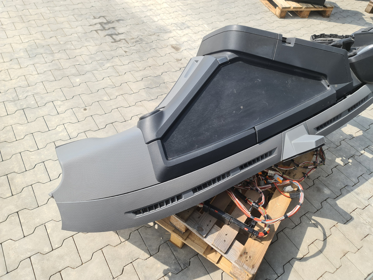 RENAULT RANGE T / COMPLETE DASHBOARD - Paneli i aparateve: foto 4 RENAULT RANGE T / COMPLETE DASHBOARD - Paneli i aparateve: foto 4