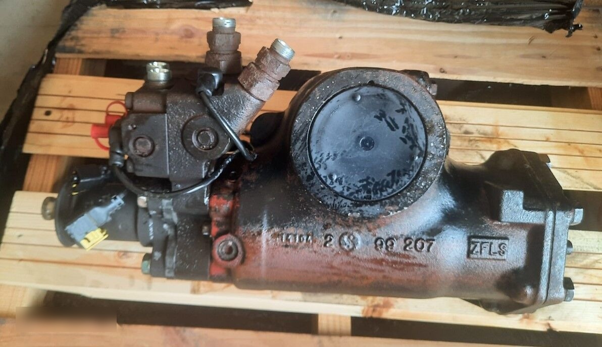 Renault RANGE K C KERAX 8X4 EURO6 Renault - Kutia e drejtimit për Kamioni: foto 1 Renault RANGE K C KERAX 8X4 EURO6 Renault - Kutia e drejtimit për Kamioni: foto 1