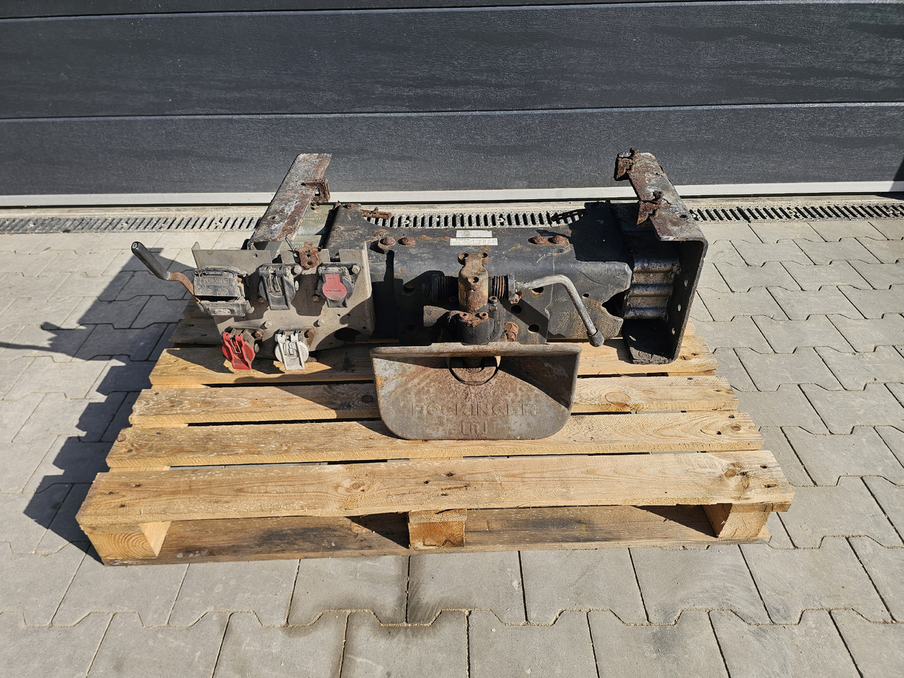 VOLVO FH FM / ROCKINGER TRAILER COUPLING / COMPLETE - Bashkues i rrotës së pestë: foto 2 VOLVO FH FM / ROCKINGER TRAILER COUPLING / COMPLETE - Bashkues i rrotës së pestë: foto 2