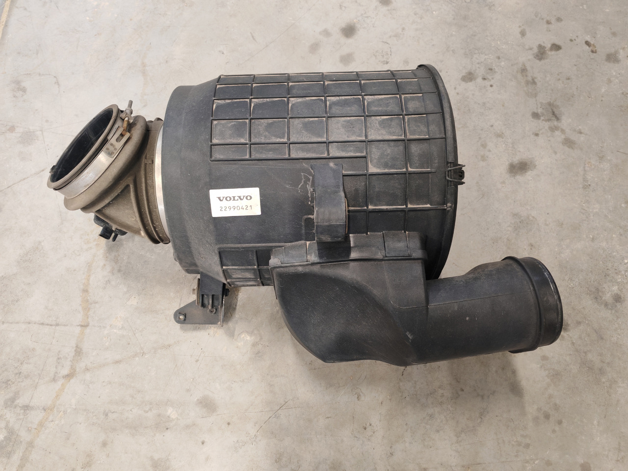 VOLVO FH5 FM5 EURO 6 / COMPLETE AIR FILTER / 22990421 - Filtri i ajrit: foto 2 VOLVO FH5 FM5 EURO 6 / COMPLETE AIR FILTER / 22990421 - Filtri i ajrit: foto 2