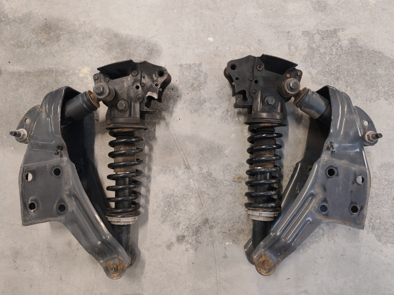 VOLVO FM5 / REAR CAB SUNSPENSION / 21171968 21172132 - Suspension i kabinës: foto 2 VOLVO FM5 / REAR CAB SUNSPENSION / 21171968 21172132 - Suspension i kabinës: foto 2