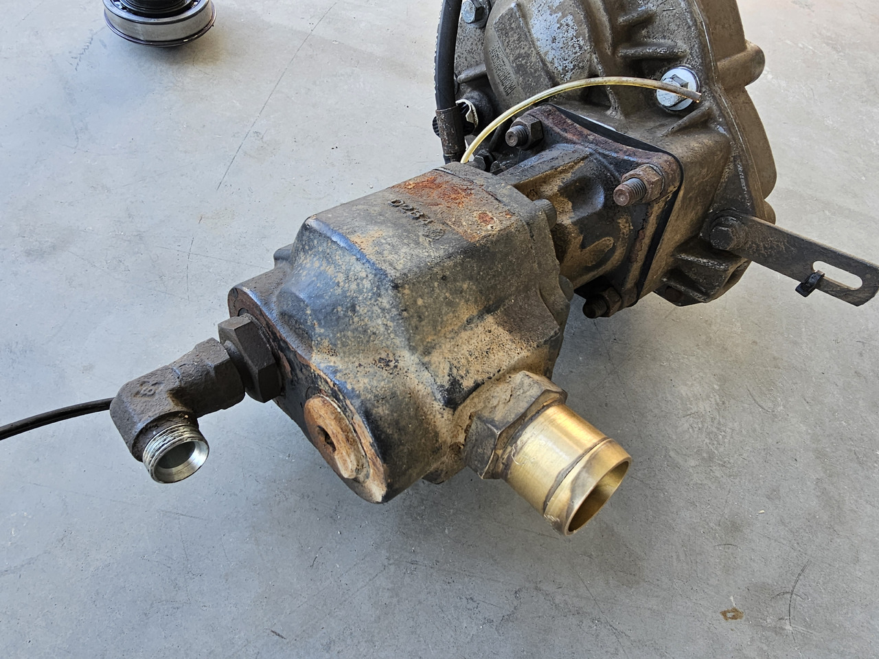 VOLVO HYDRAULIC SET PTO PUMP SHAFT / VOLVO FH FM FH4 FH5 / WORLDWIDE DELIVERY - Sistemi hidraulik: foto 4 VOLVO HYDRAULIC SET PTO PUMP SHAFT / VOLVO FH FM FH4 FH5 / WORLDWIDE DELIVERY - Sistemi hidraulik: foto 4